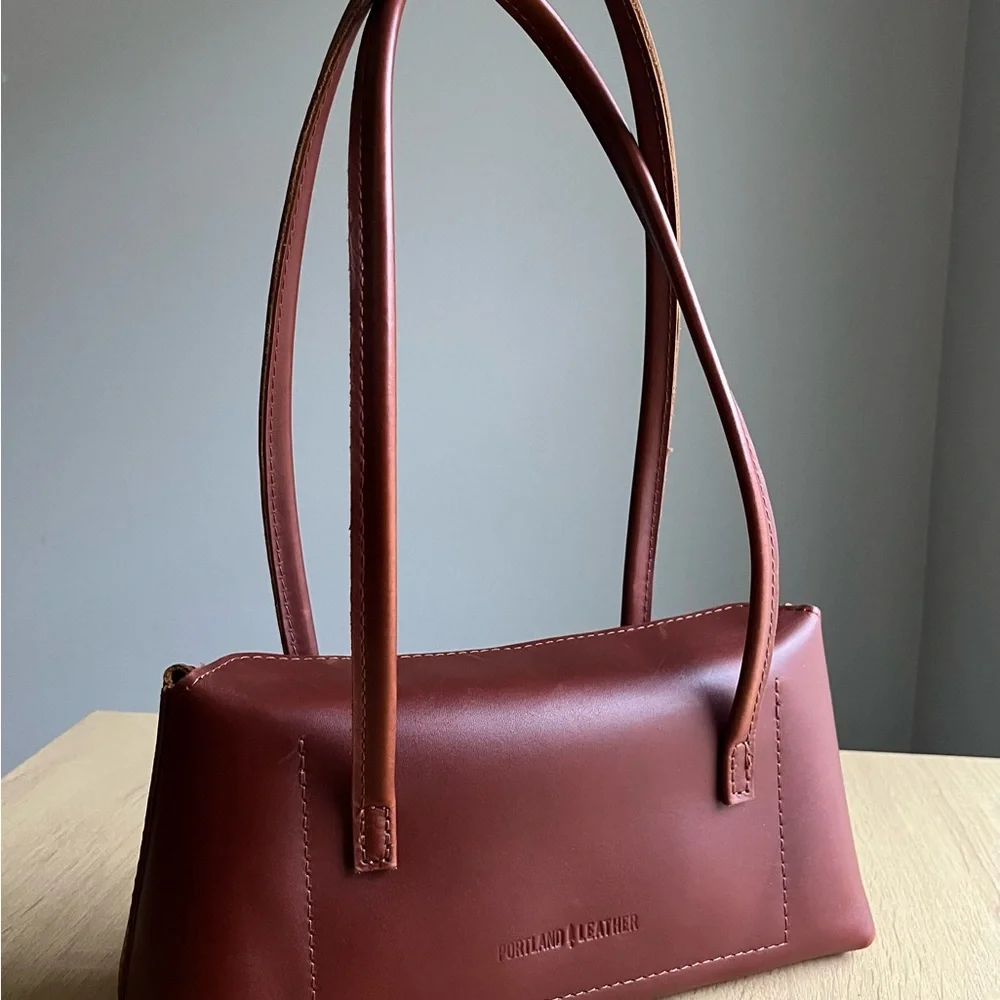 Portland Leather Amelie Chestnut Shoulder Bag - Picture 4 of 8